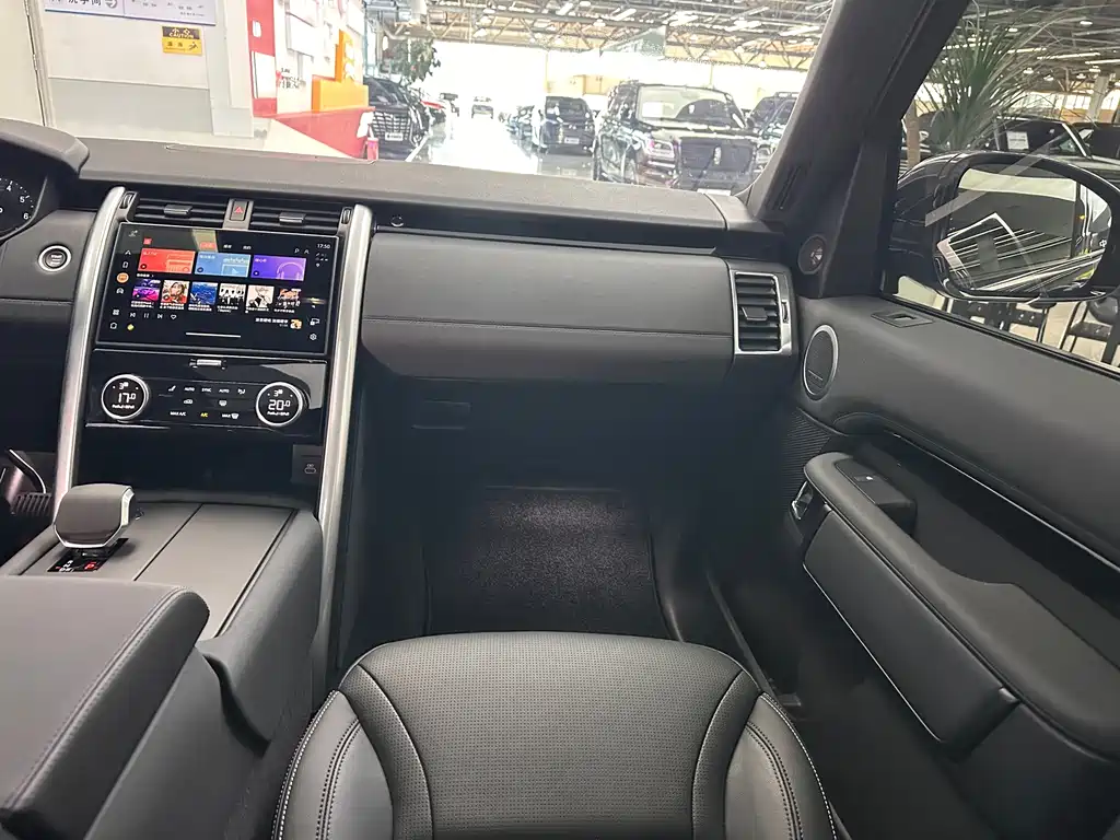 Land Rover Discovery 2025 — фото 29