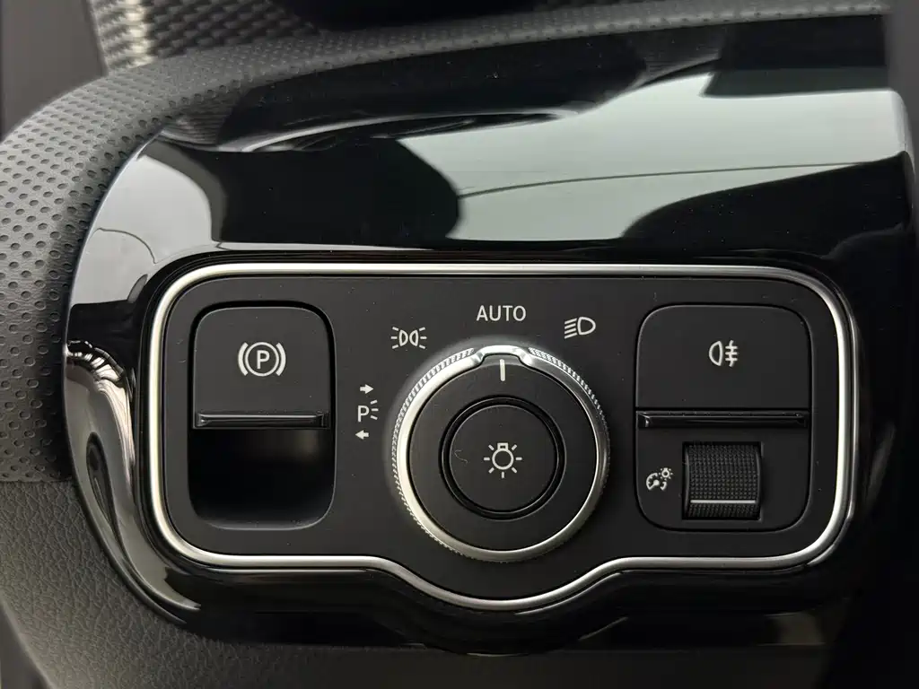 Mercedes-Benz A-Class 2023 — фото 15