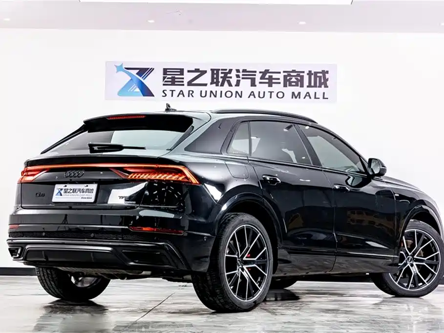 Audi Q8 2022 — фото 6