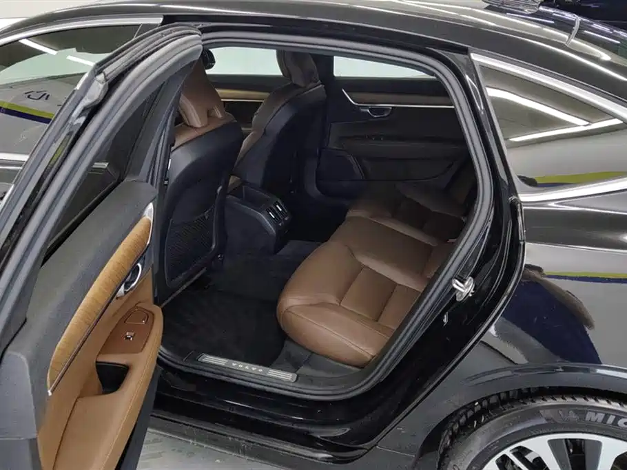 Volvo S90 2023 — фото 11