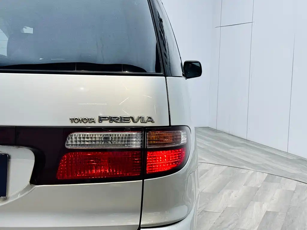 Toyota Previa 2002 — фото 21