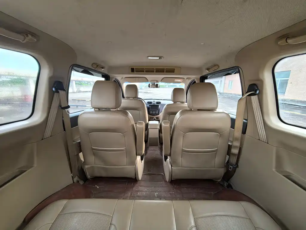 Wuling Hongguang 2014 — фото 10