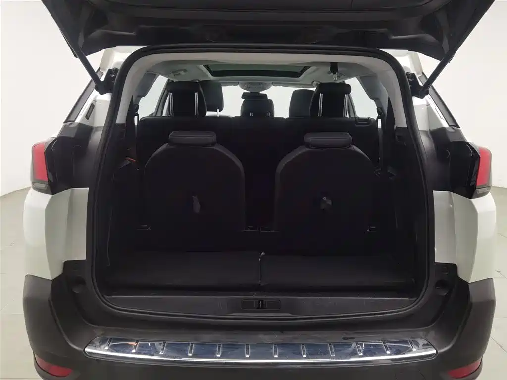 Peugeot 5008 2018 — фото 16