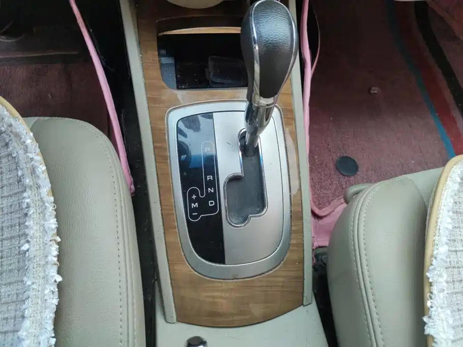Buick Excelle 2015 — фото 16
