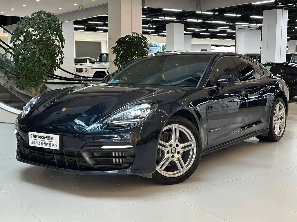 Porsche Panamera 2021 — фото 1