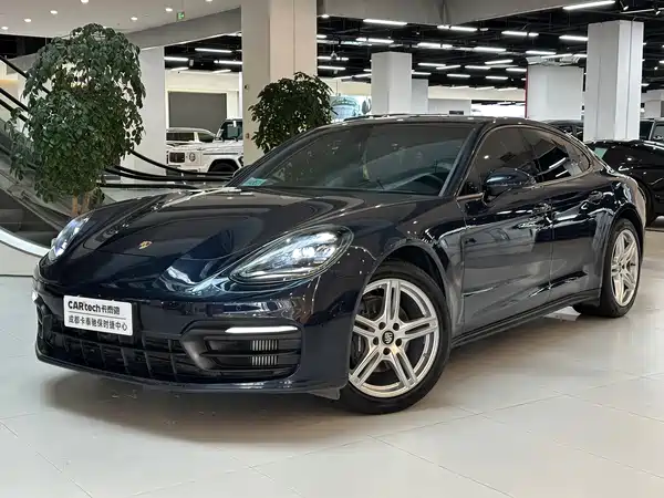 Porsche Panamera 2021