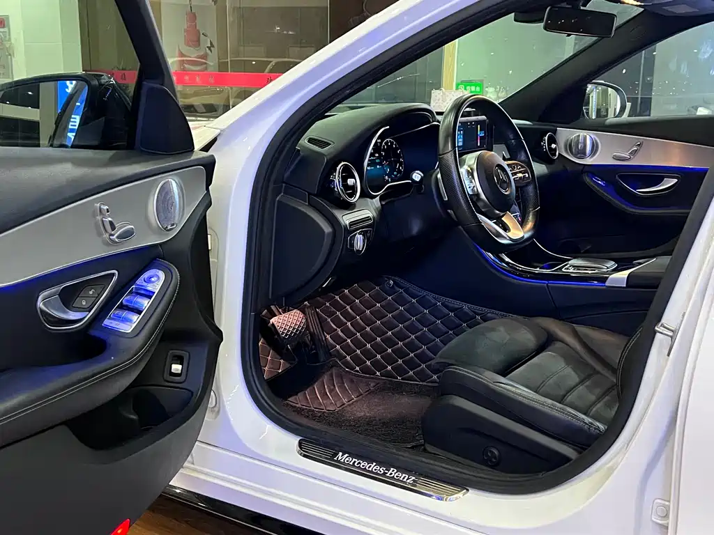 Mercedes-Benz C-Class 2021