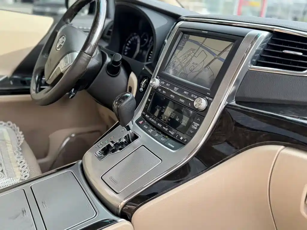 Toyota Alphard 2014 — фото 10