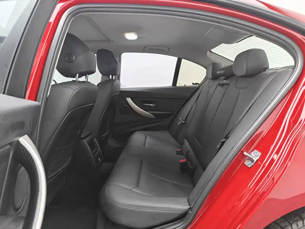 BMW 3 Series 2015 — фото 11