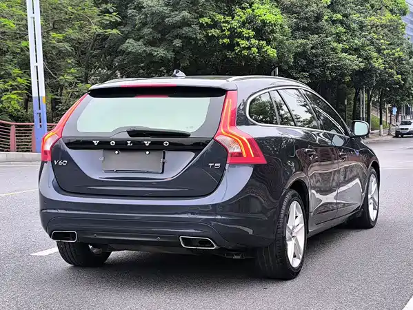 Volvo V60 2014