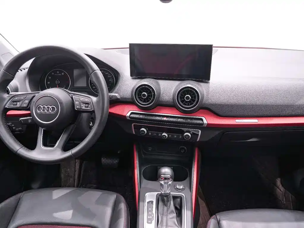 Audi Q2L 2019 — фото 13