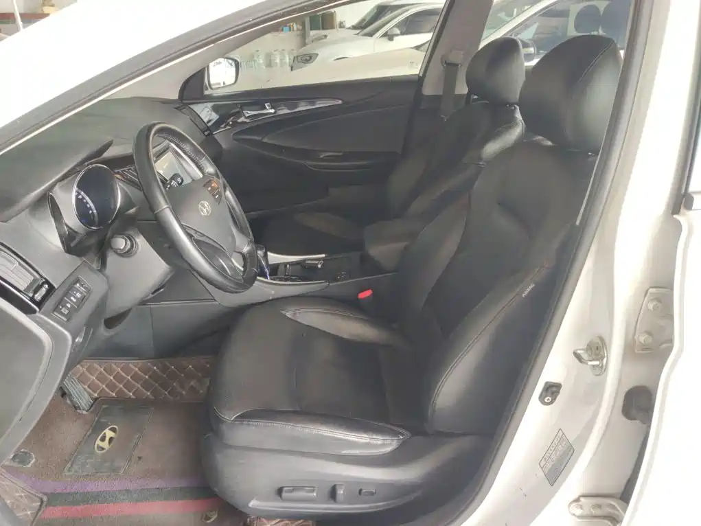 Hyundai Sonata 2015 — фото 11