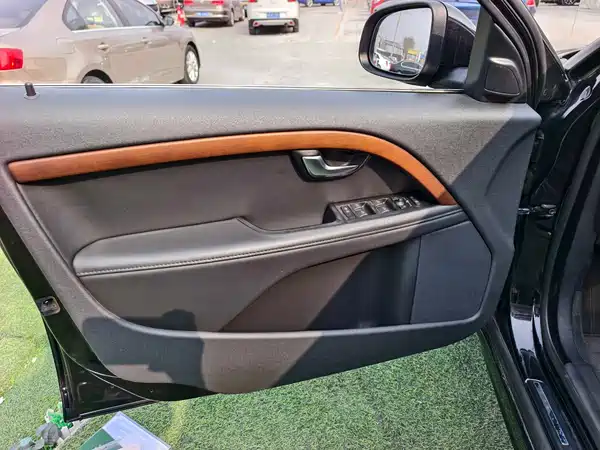 Volvo S80L 2014