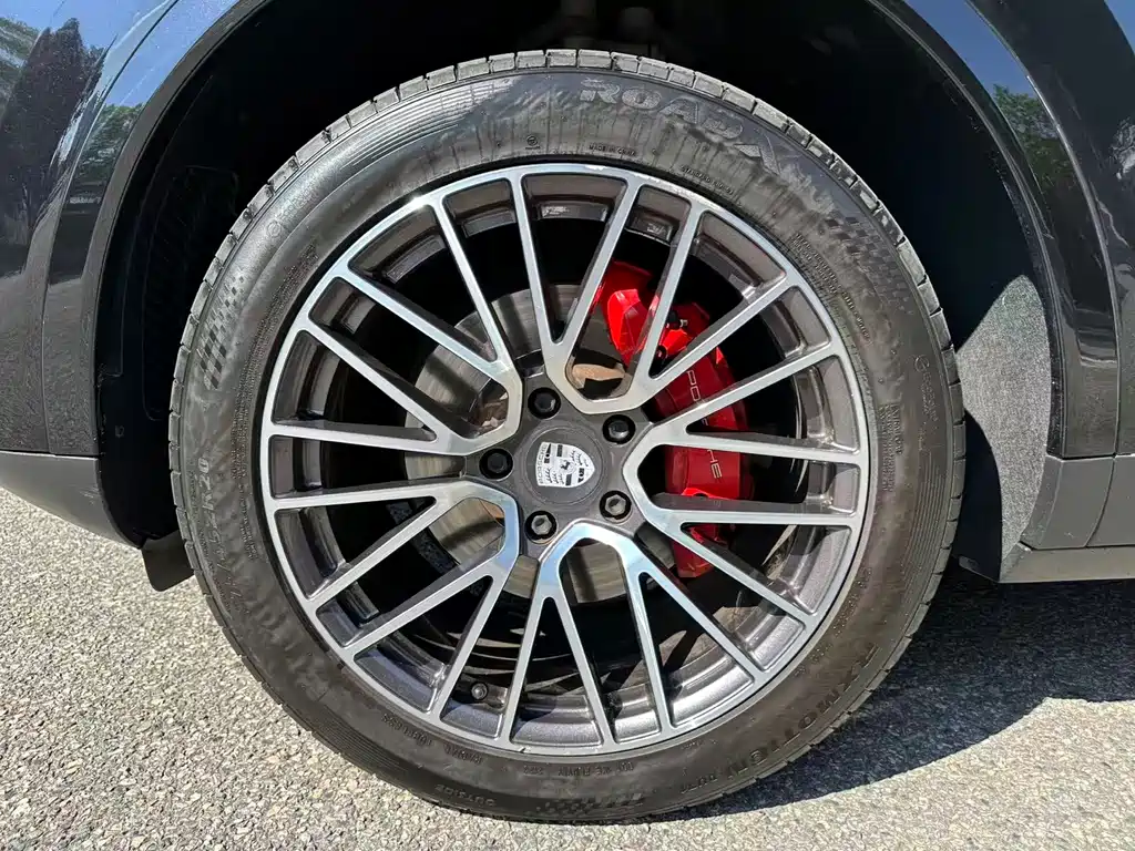 Porsche Cayenne 2019 — фото 12