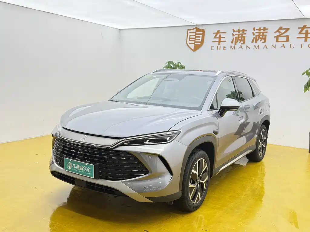 BYD L DM-i 2026 — фото 1