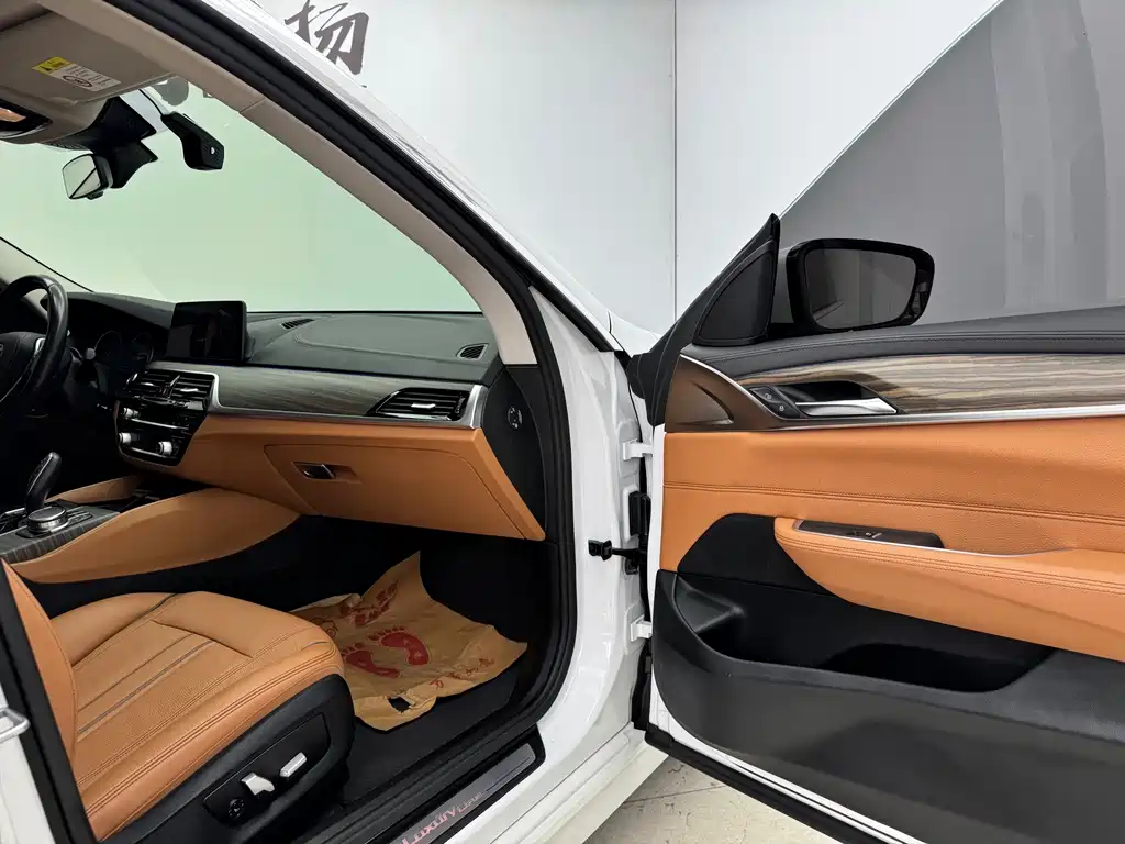 BMW 6 Series GT 2019 — фото 12