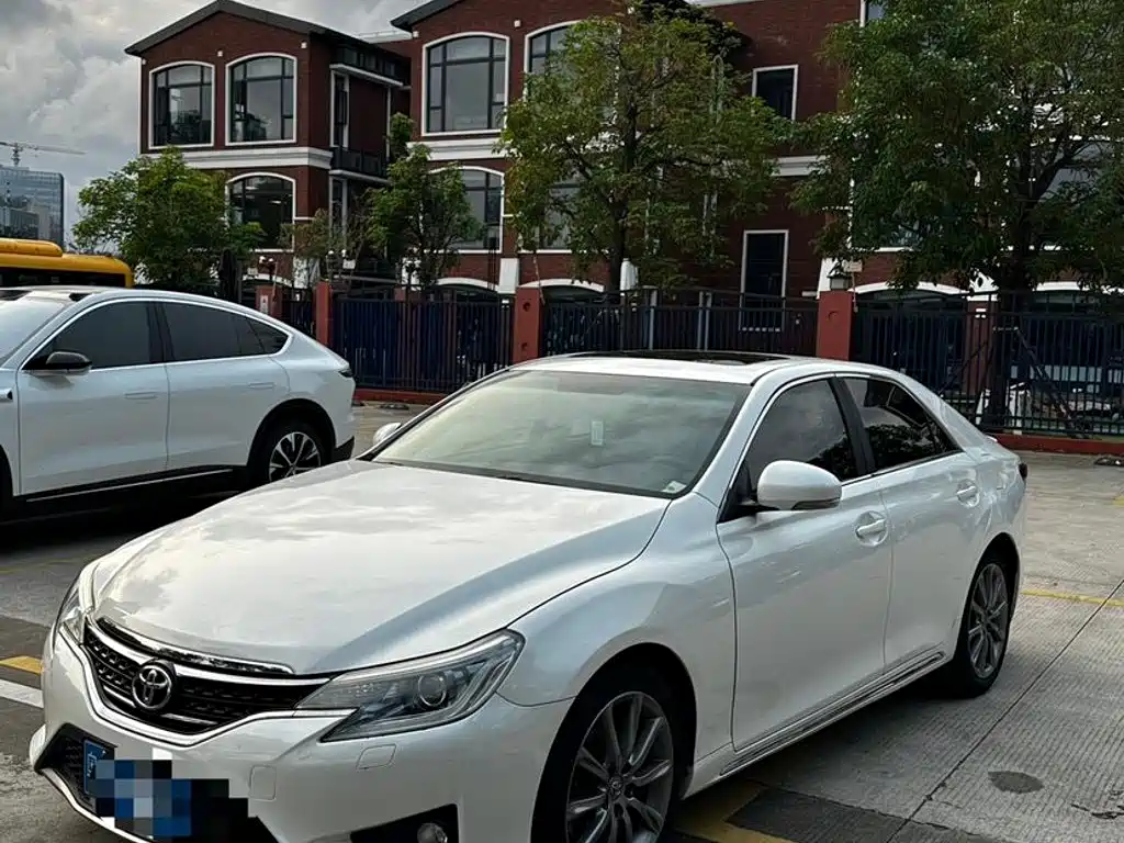 Toyota Reiz 2016