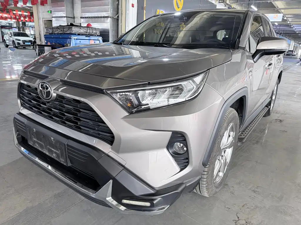 Toyota RAV4 2020 — фото 1