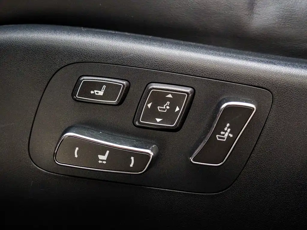 Lexus LS 2015 — фото 14