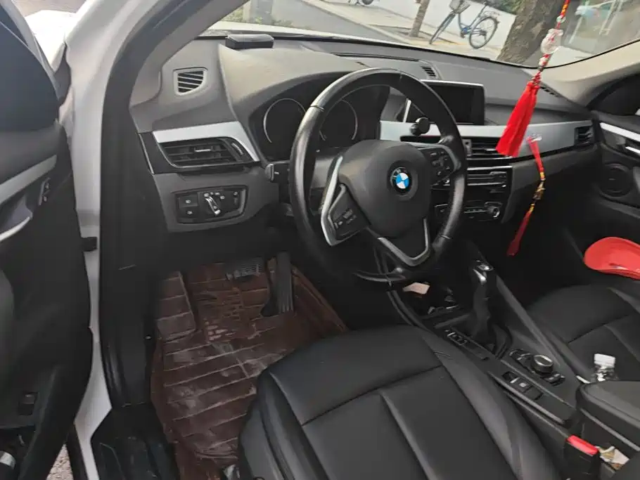 BMW X1 2018 — фото 12