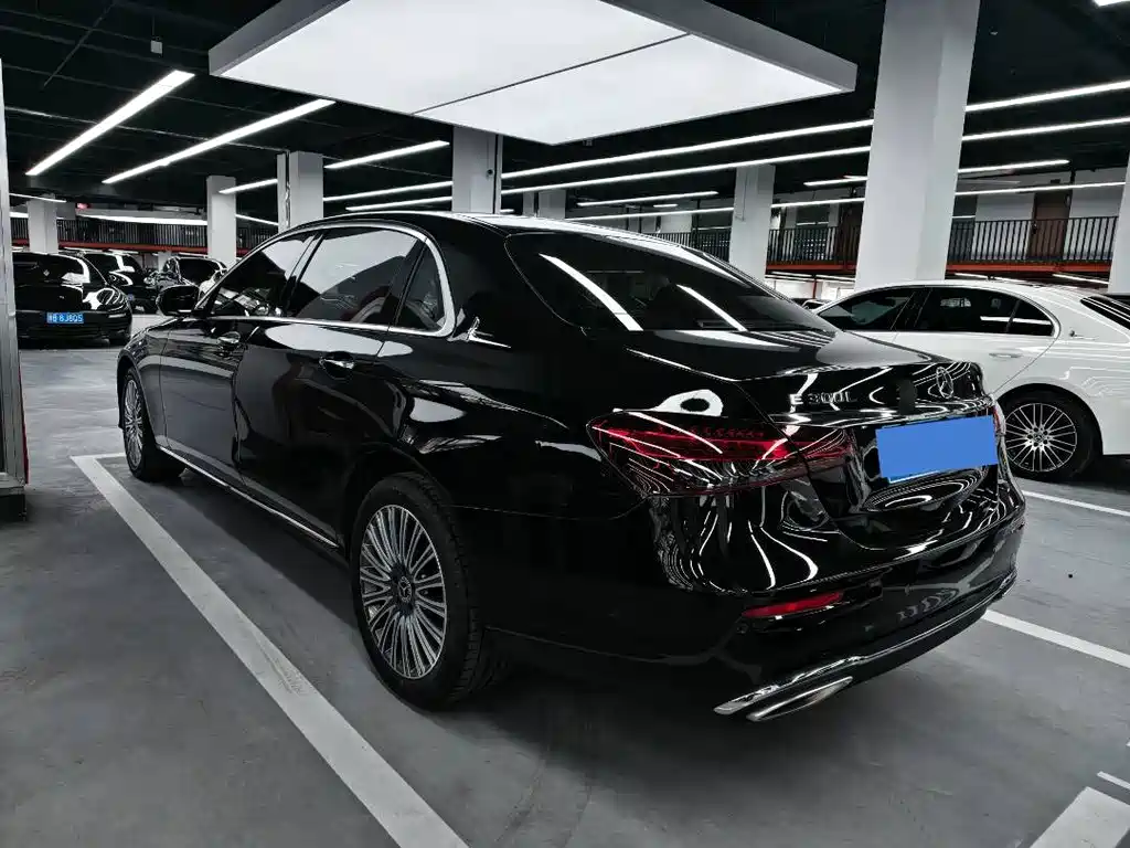 Mercedes-Benz E-Class 2023 — фото 14