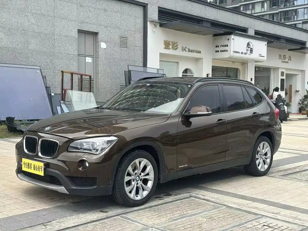 BMW X1 2014 — фото 1