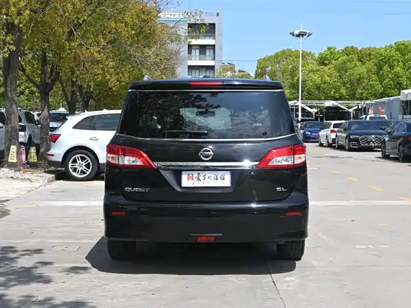 Nissan Quest 2015