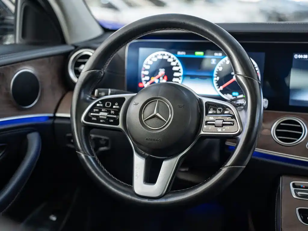 Mercedes-Benz E-Class 2019 — фото 10