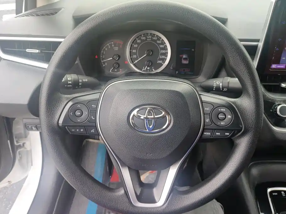 Toyota Corolla 2023 — фото 15