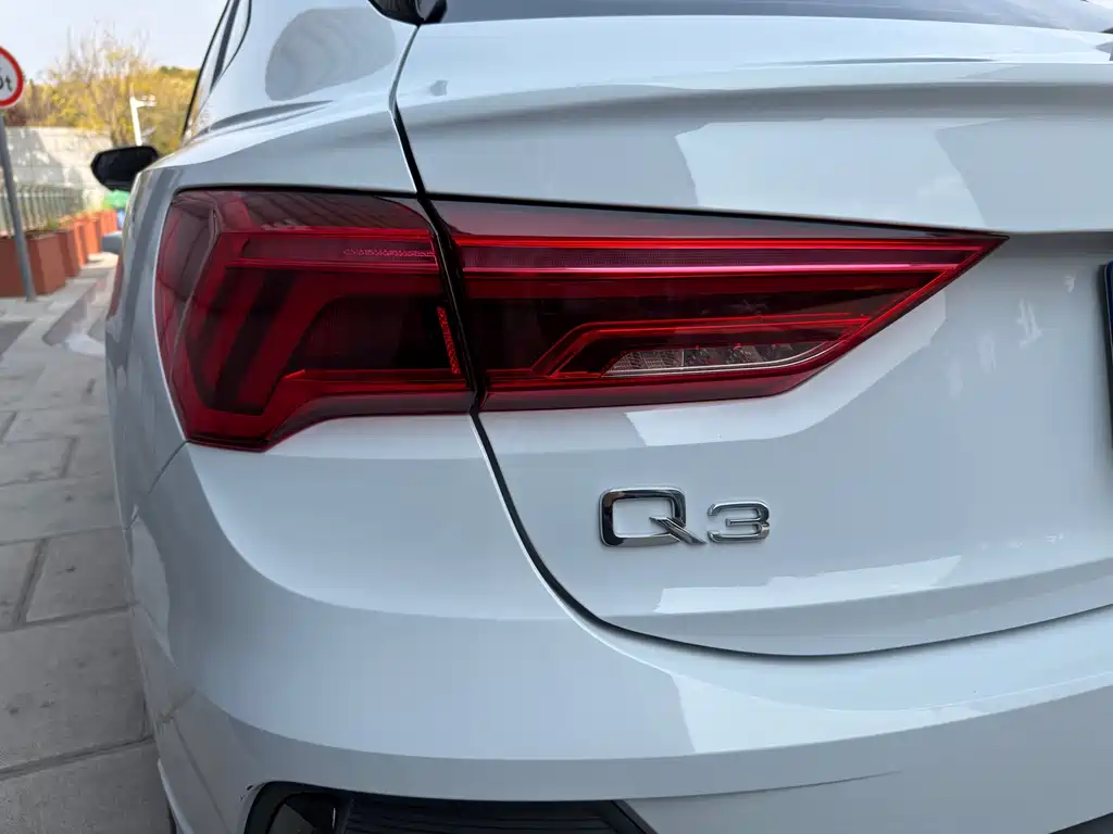 Audi Q3 Sportback 2022 — фото 27