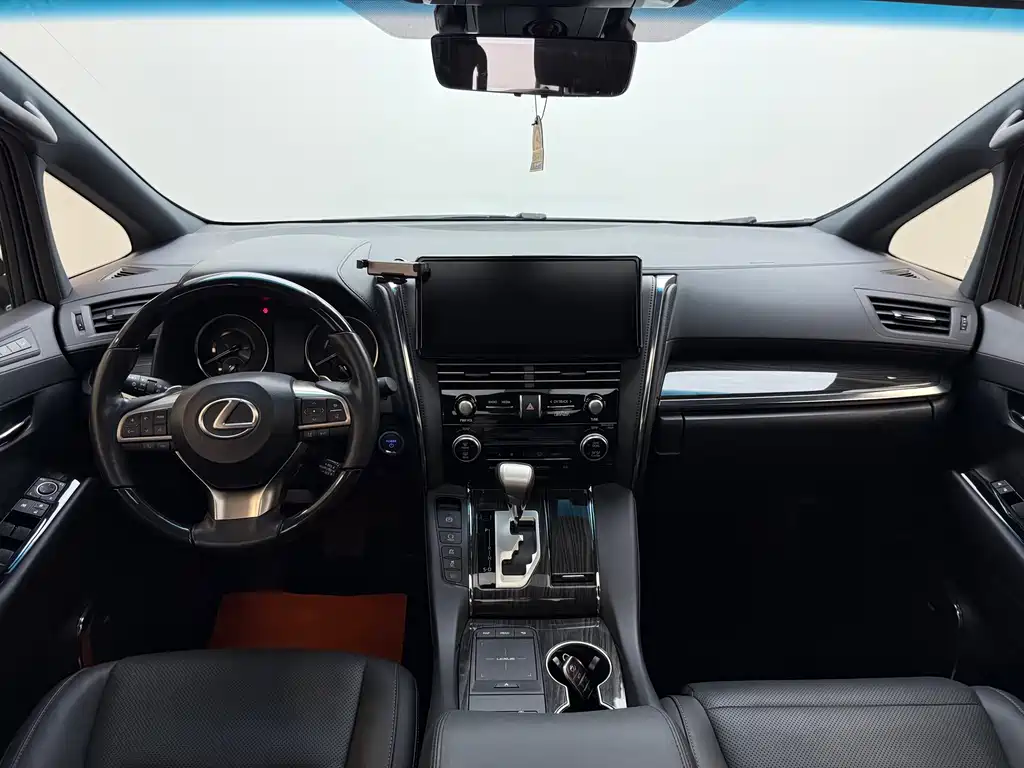 Lexus LM 2022 — фото 17