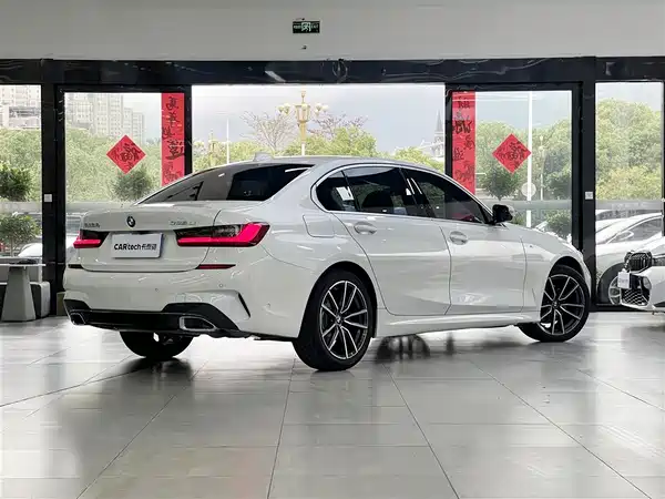 BMW 3 Series 2021