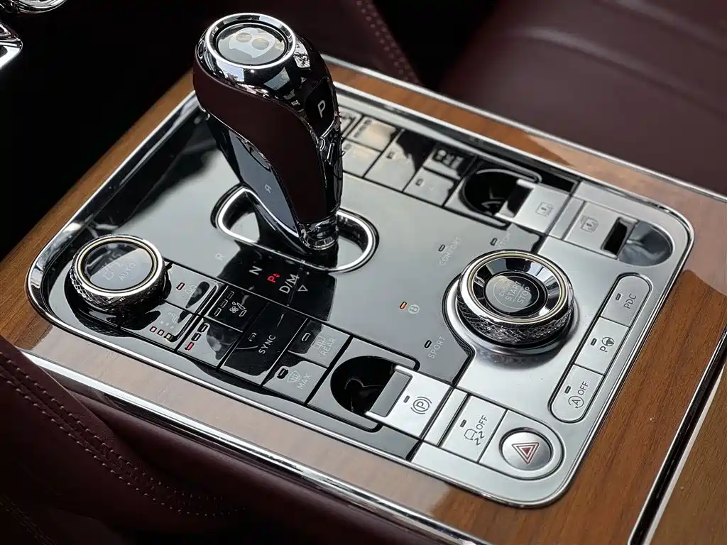 Bentley Flying Spur 2021 — фото 9