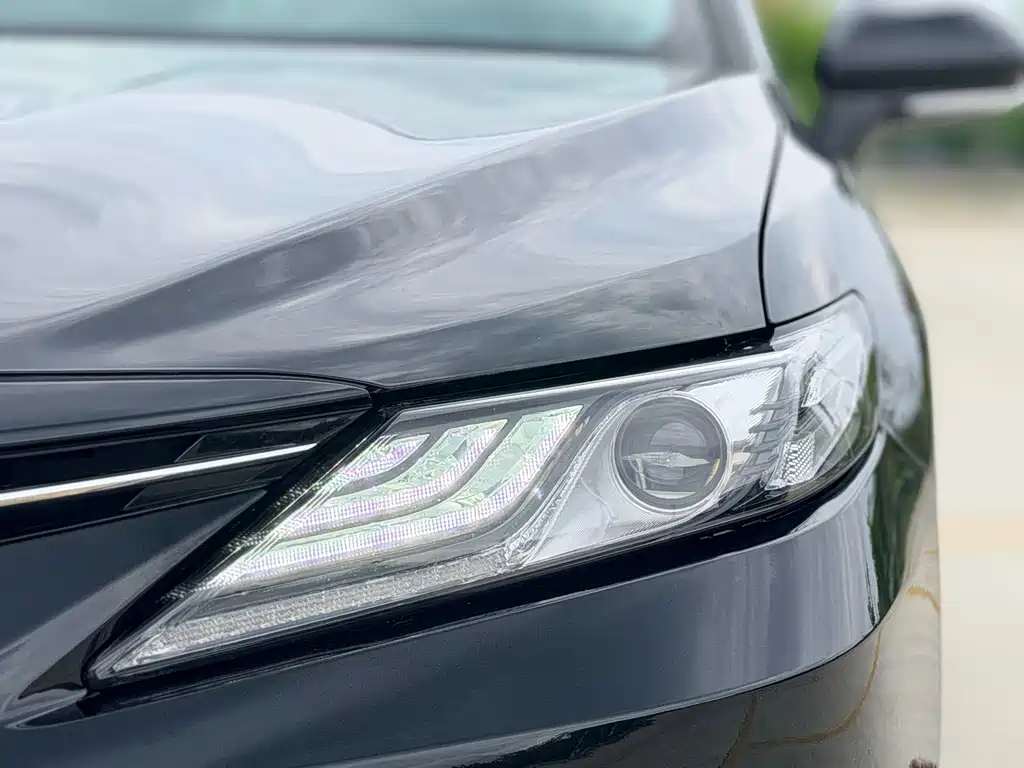 Toyota Camry 2023 — фото 26