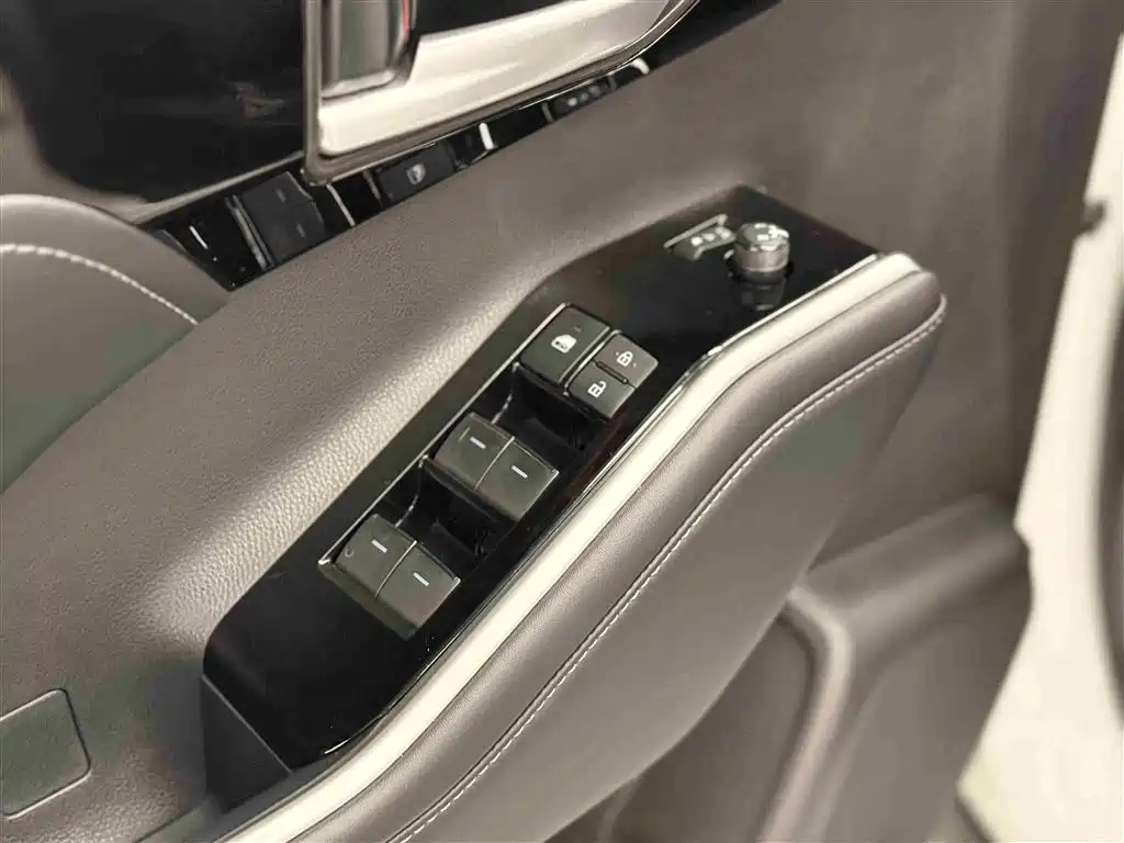 Toyota Highlander 2024 — фото 17