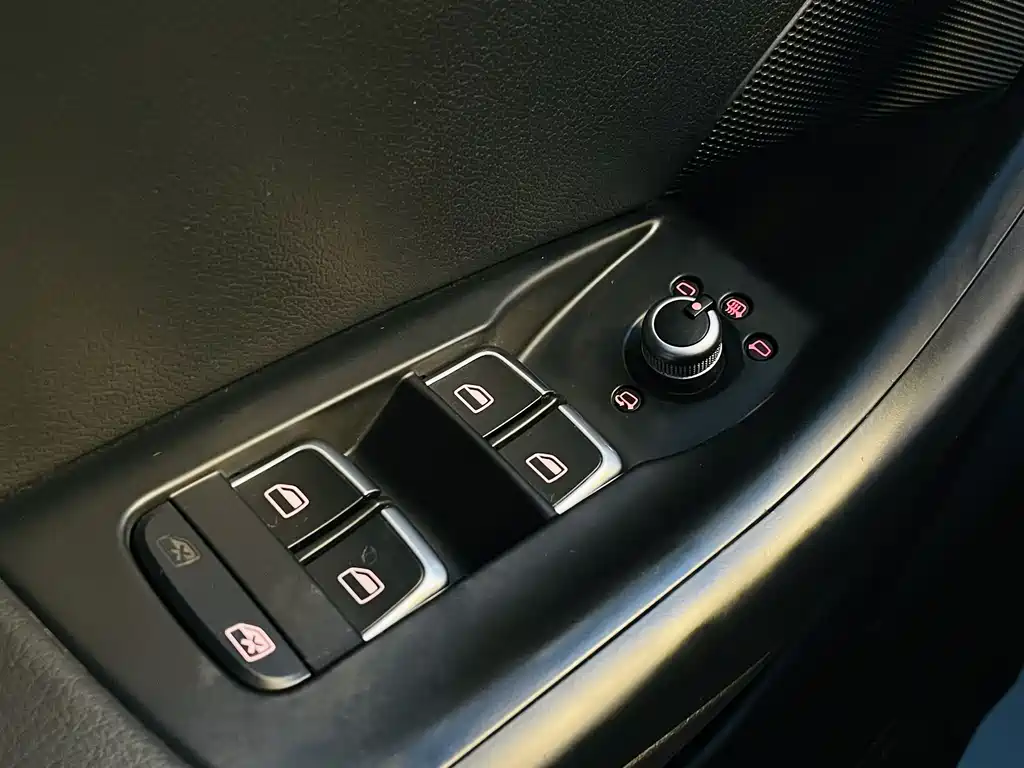 Audi Q3 2015 — фото 10