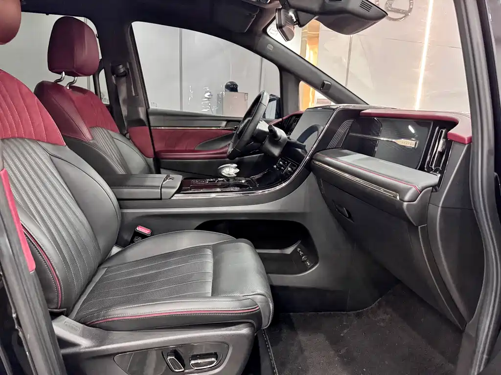 GAC Motor Trumpchi M8 2023 — фото 10