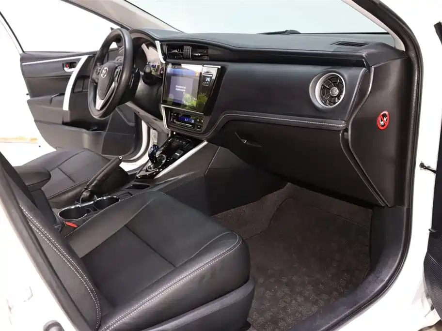Toyota Corolla 2019 — фото 8
