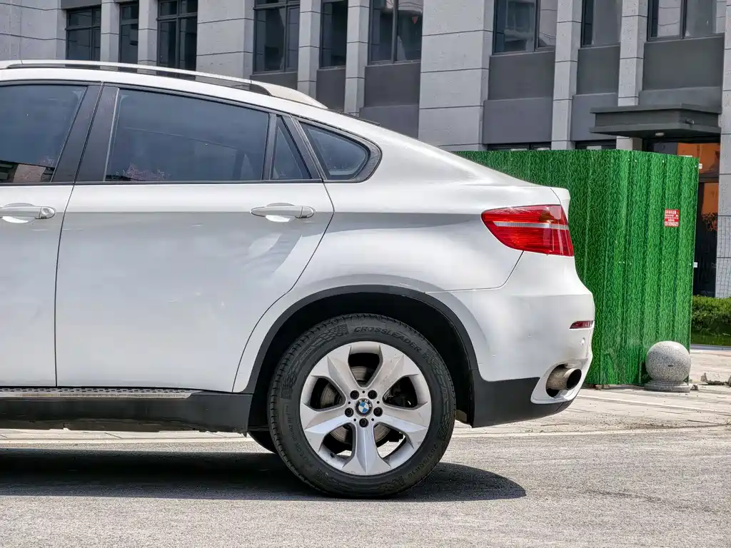 BMW X6 2011 — фото 8