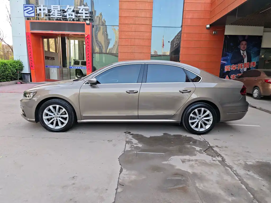 Volkswagen Passat 2017 — фото 12