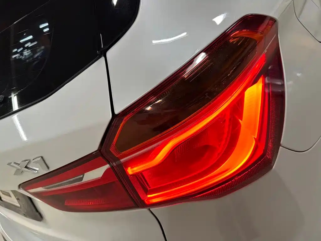 BMW X1 2016 — фото 15