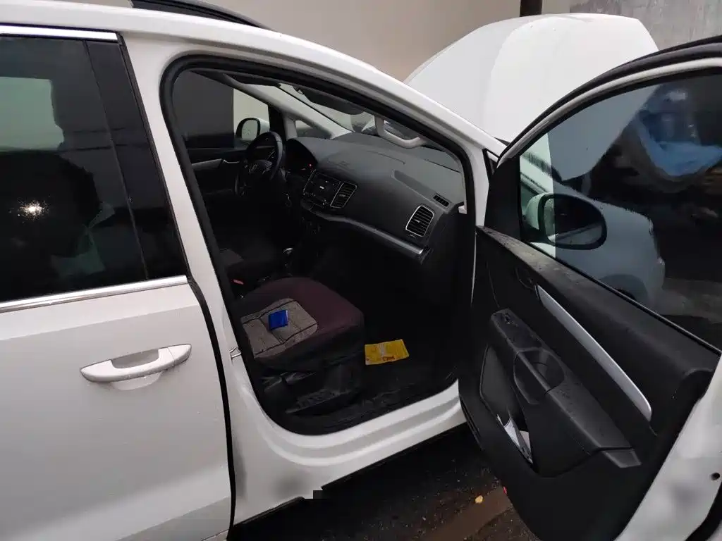 Volkswagen Sharan 2017 — фото 20