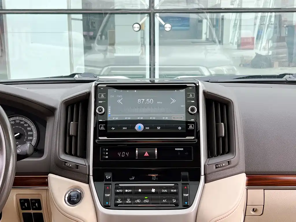 Toyota Land Cruiser 2019 — фото 13