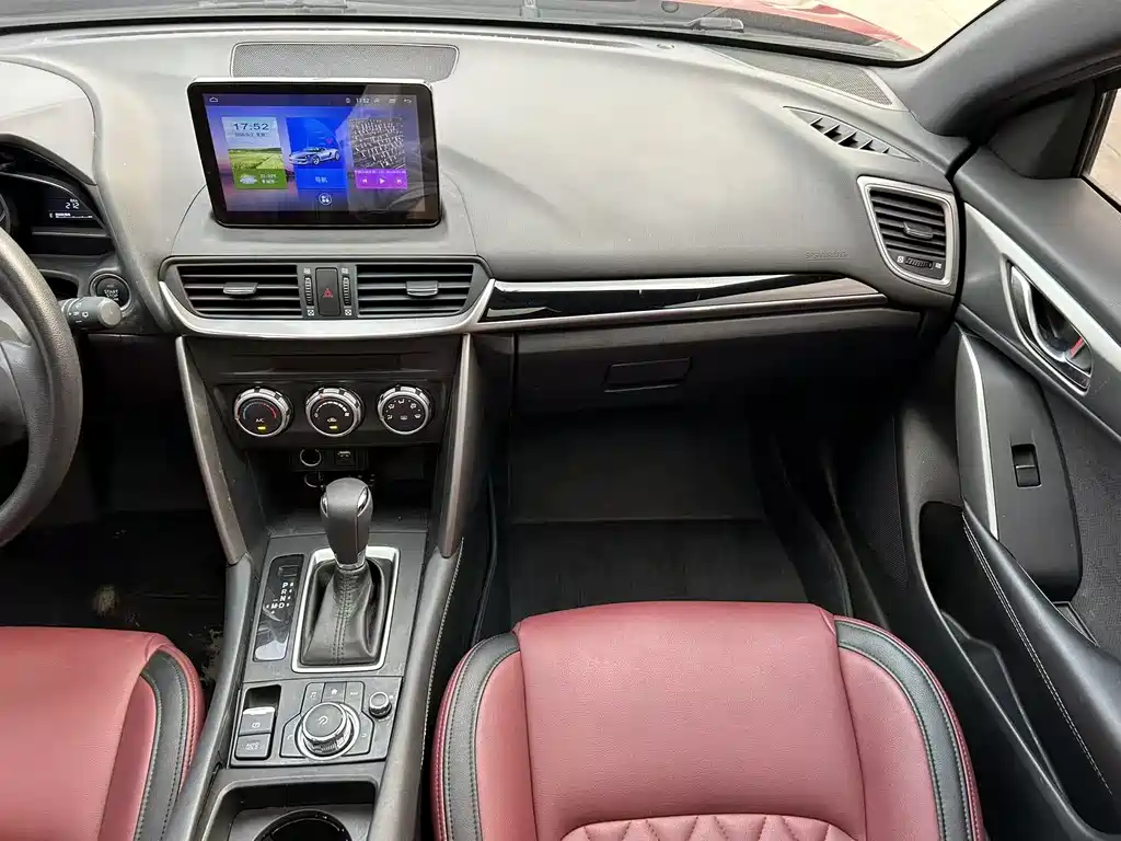 Mazda CX-4 2017 — фото 16