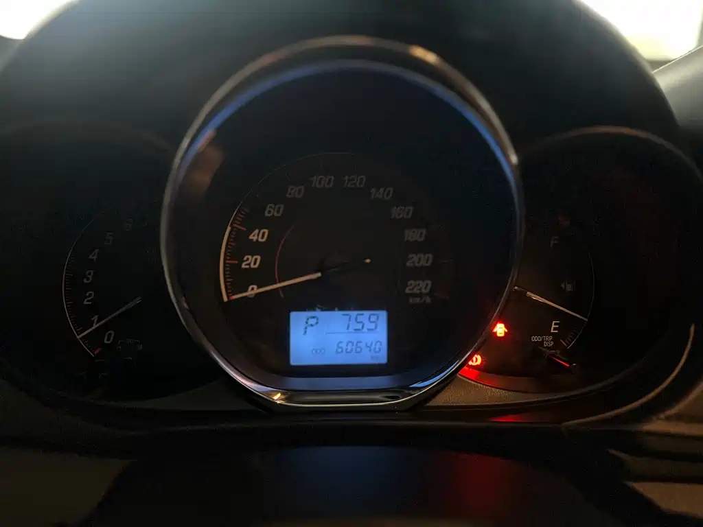 Toyota Yaris L 2020 — фото 12