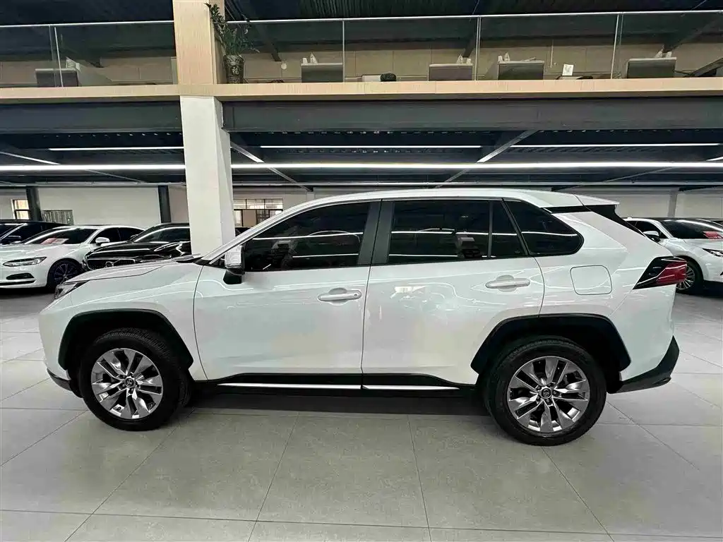 Toyota Wildlander 2022 — фото 3