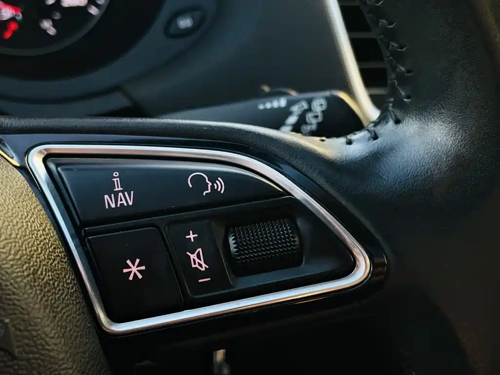 Audi Q3 2015 — фото 14