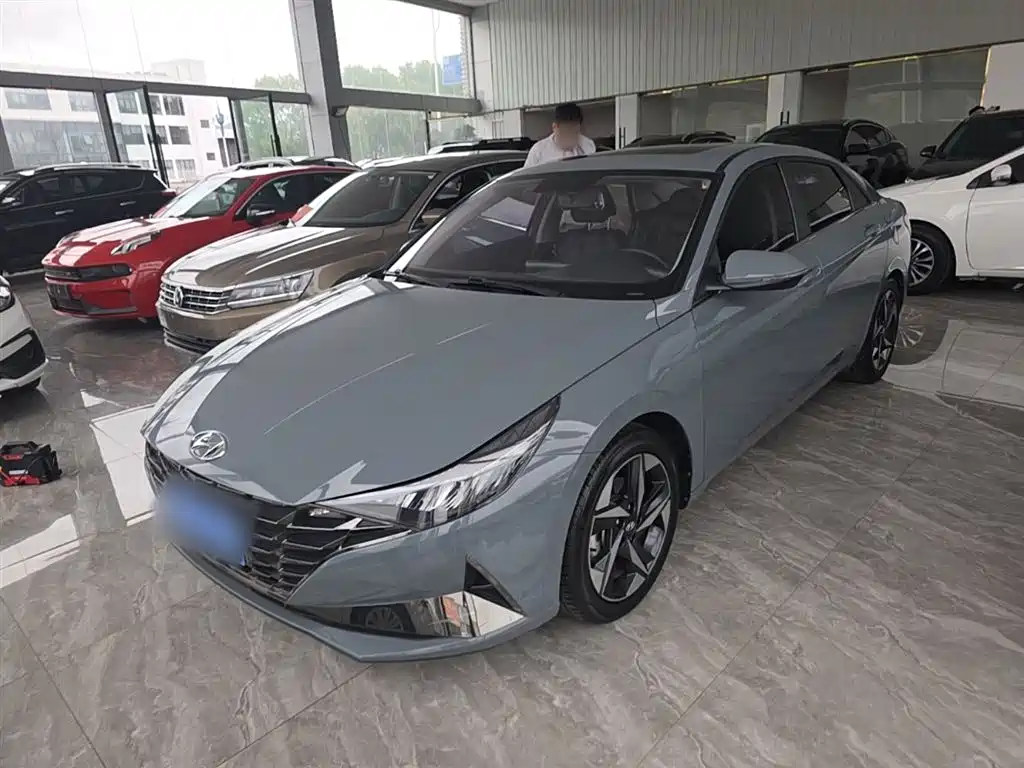 Hyundai Elantra 2023 — фото 2
