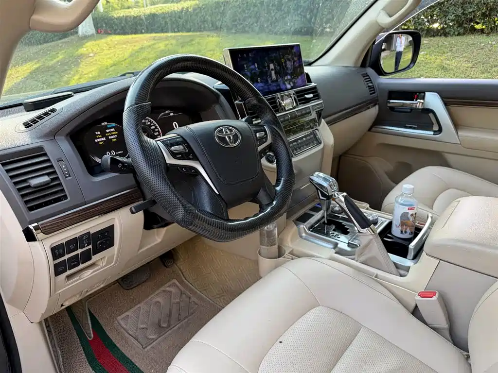 Toyota Land Cruiser 2019 — фото 7