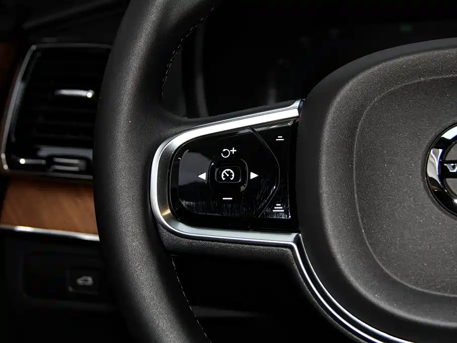 Volvo XC90 2023 — фото 27